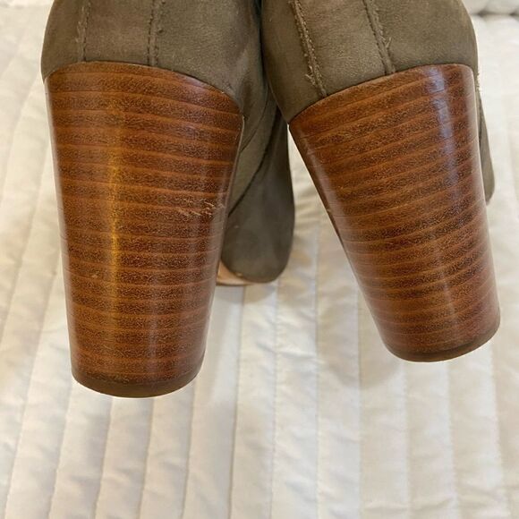 ED Ellen Degeneres Mahoney Heel Booties Women Size 7.5 - Picture 2 of 8